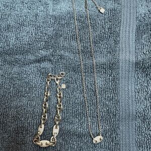 Kendra Scott Silver Necklace and Bracelet Set
